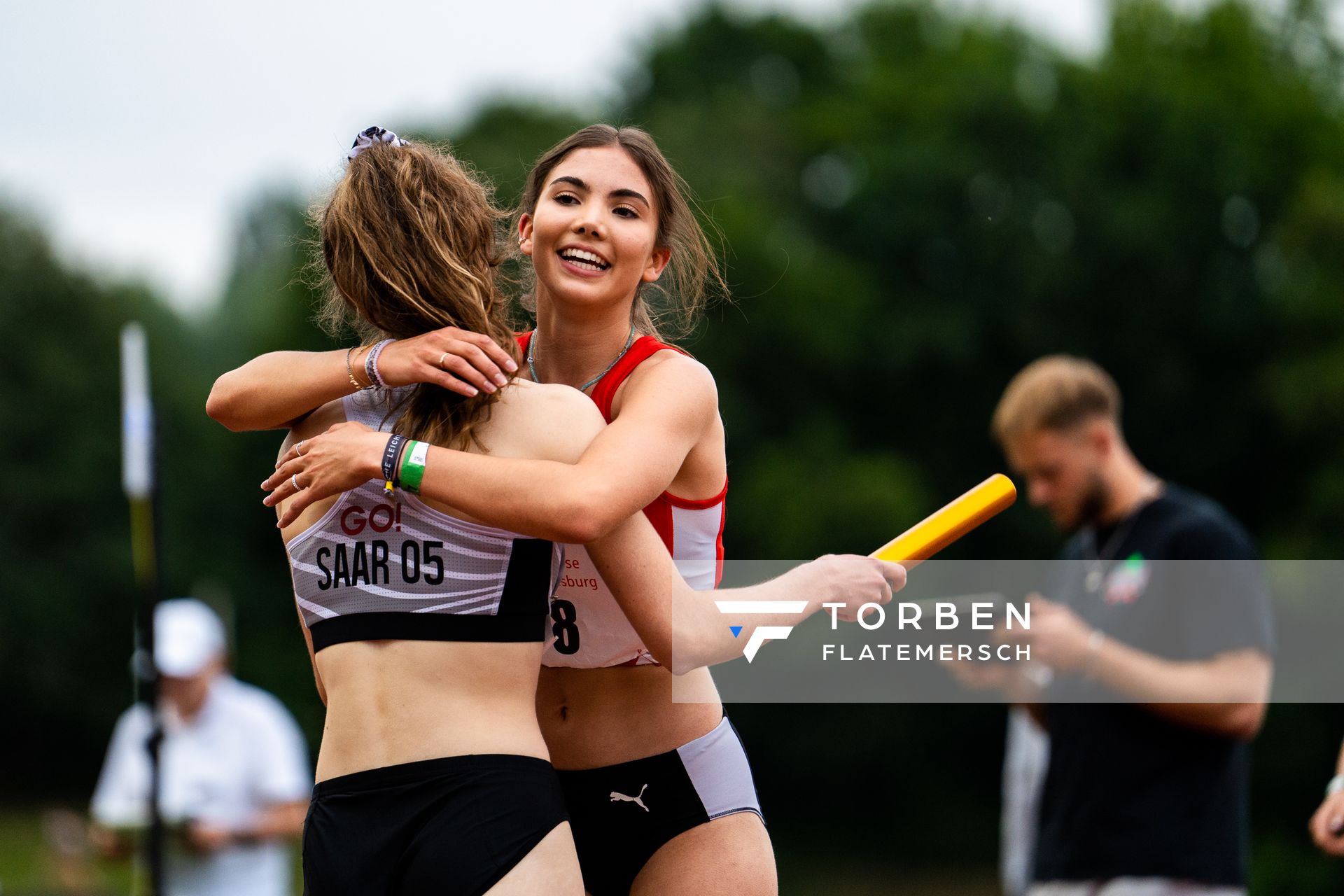 Maja Schorr (SV GO! Saar 05) und Anna Hense (LG Olympia Dortmund) am 03.06.2022 waehrend der Sparkassen Gala in Regensburg